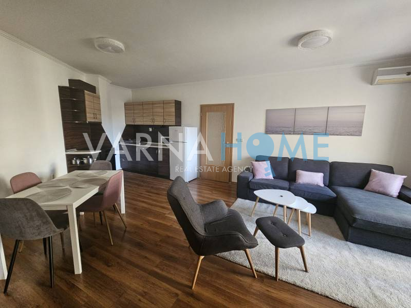 Тристаен апартамент под наем в…