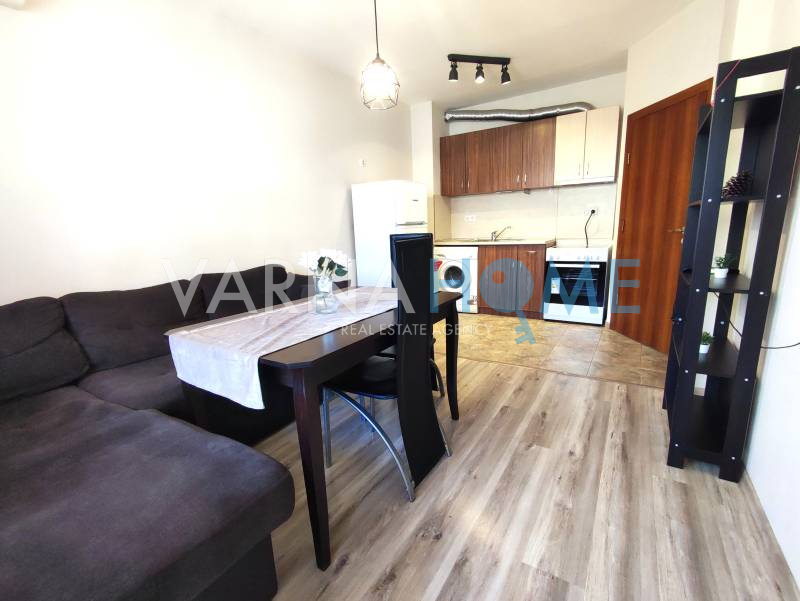 Двустаен под наем, Хеи, Варна