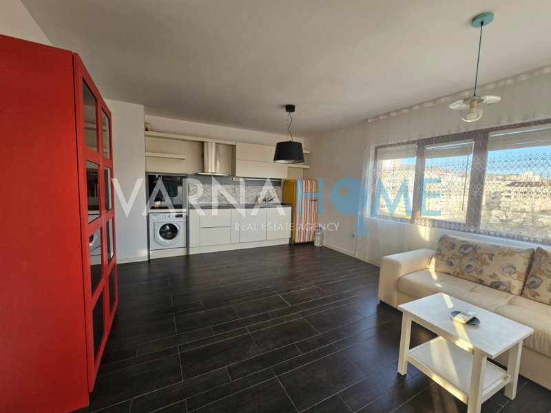 Тристаен апартамент под наем в…