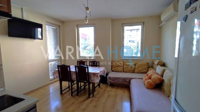 Двустаен, тухлен, Конфуто